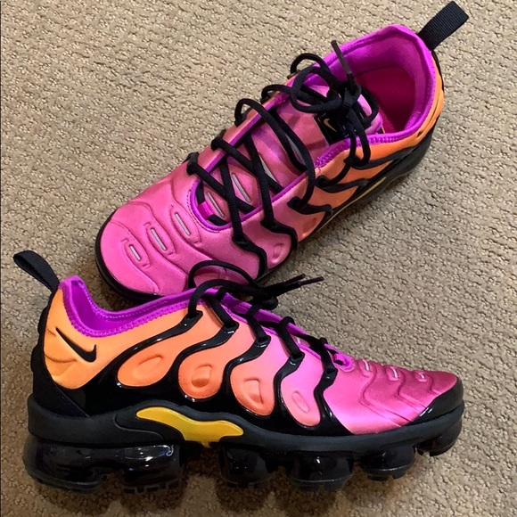 orange and pink vapormax plus